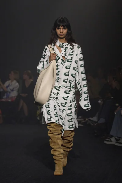 Look 24